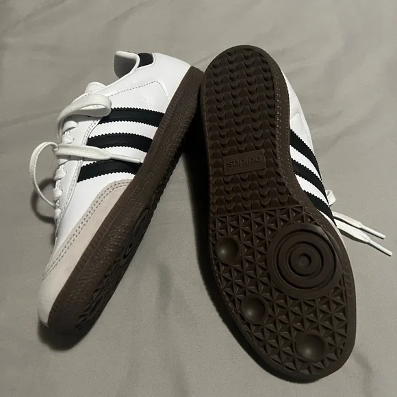 Adidas White and Black Samba Sneakers - Men size 5 1/2 - Picture 8 of 8